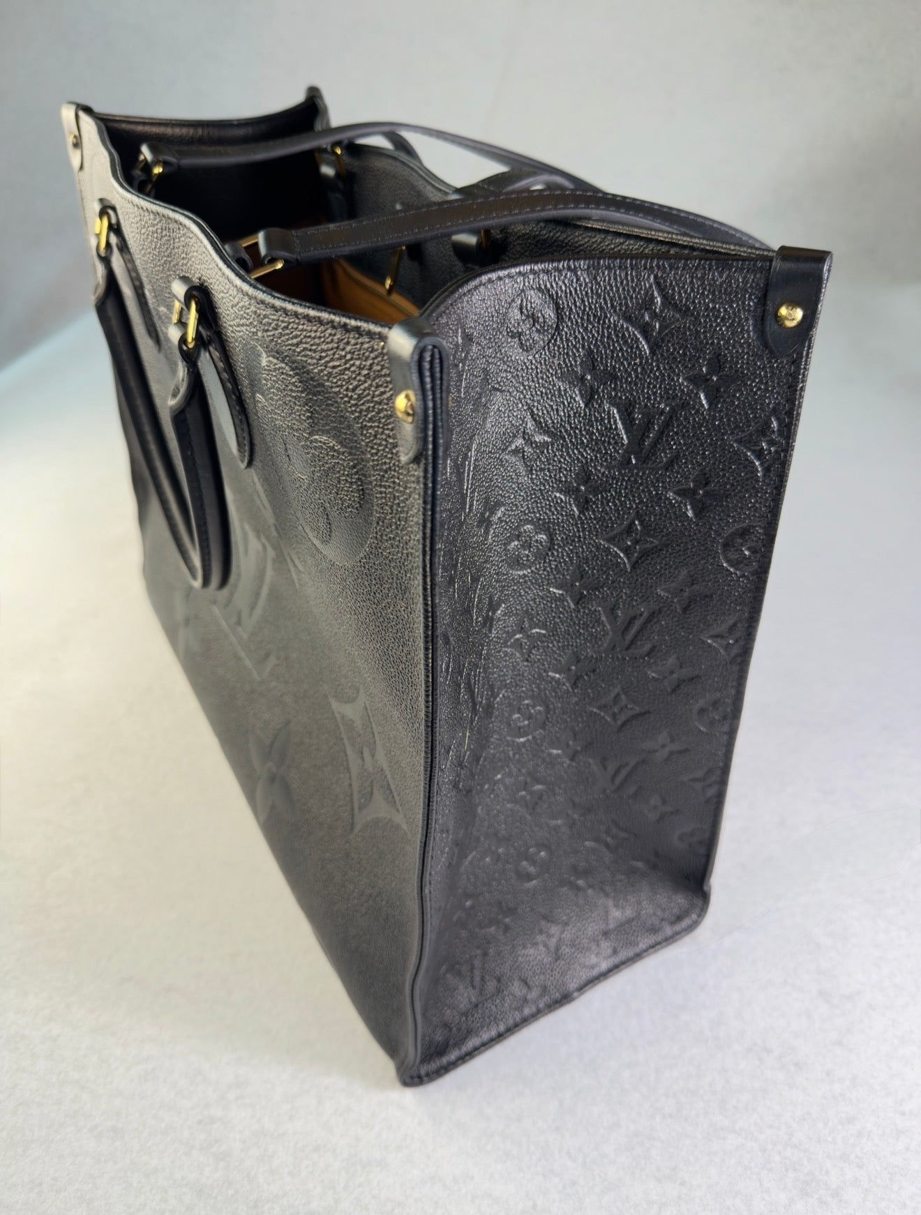 Louis Vuitton OnTheGo GM