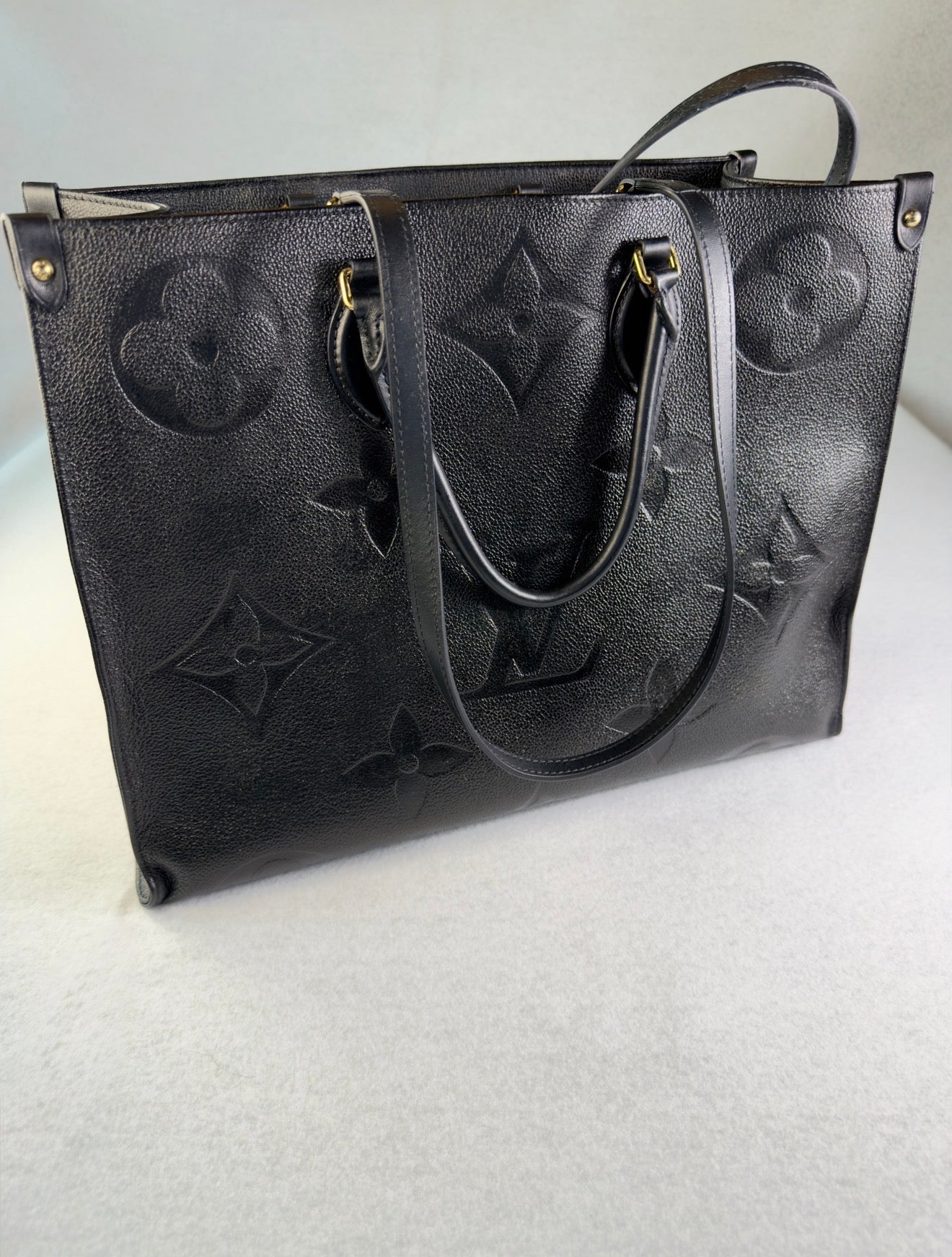 Louis Vuitton OnTheGo GM