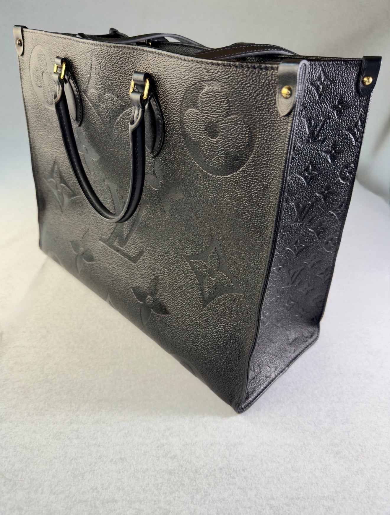 Louis Vuitton OnTheGo GM