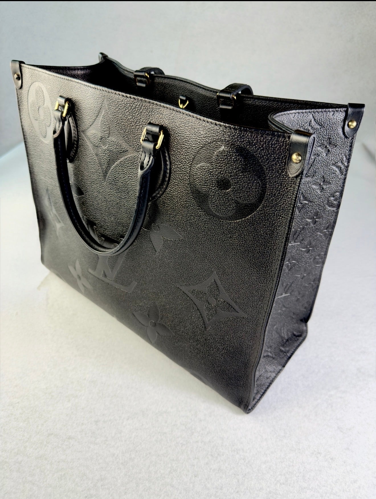 Louis Vuitton OnTheGo GM