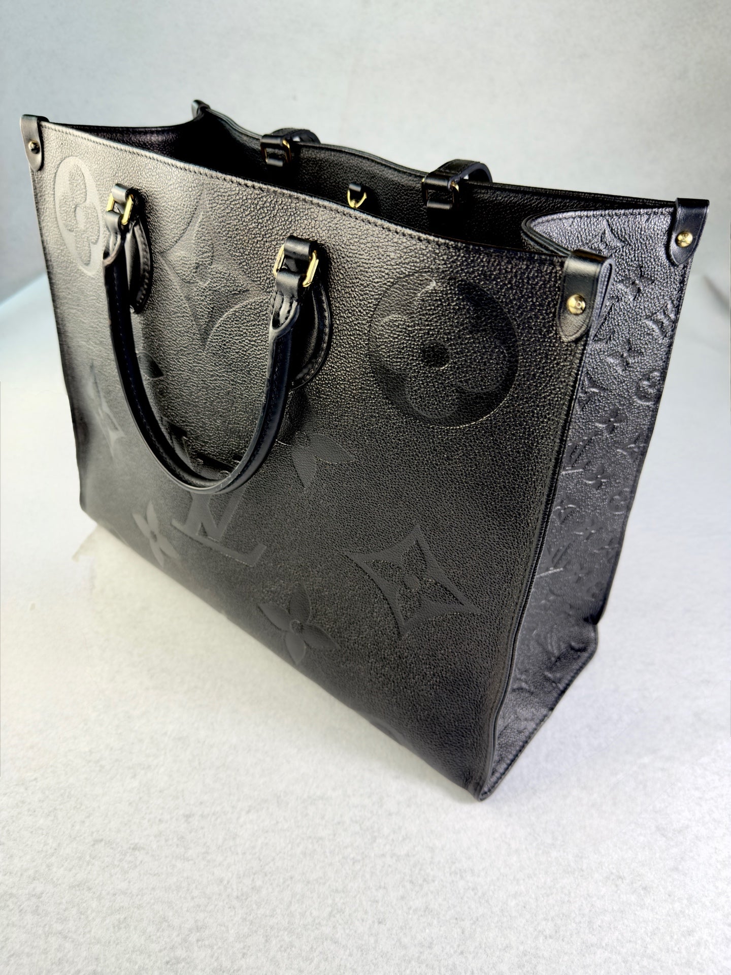 Louis Vuitton OnTheGo GM