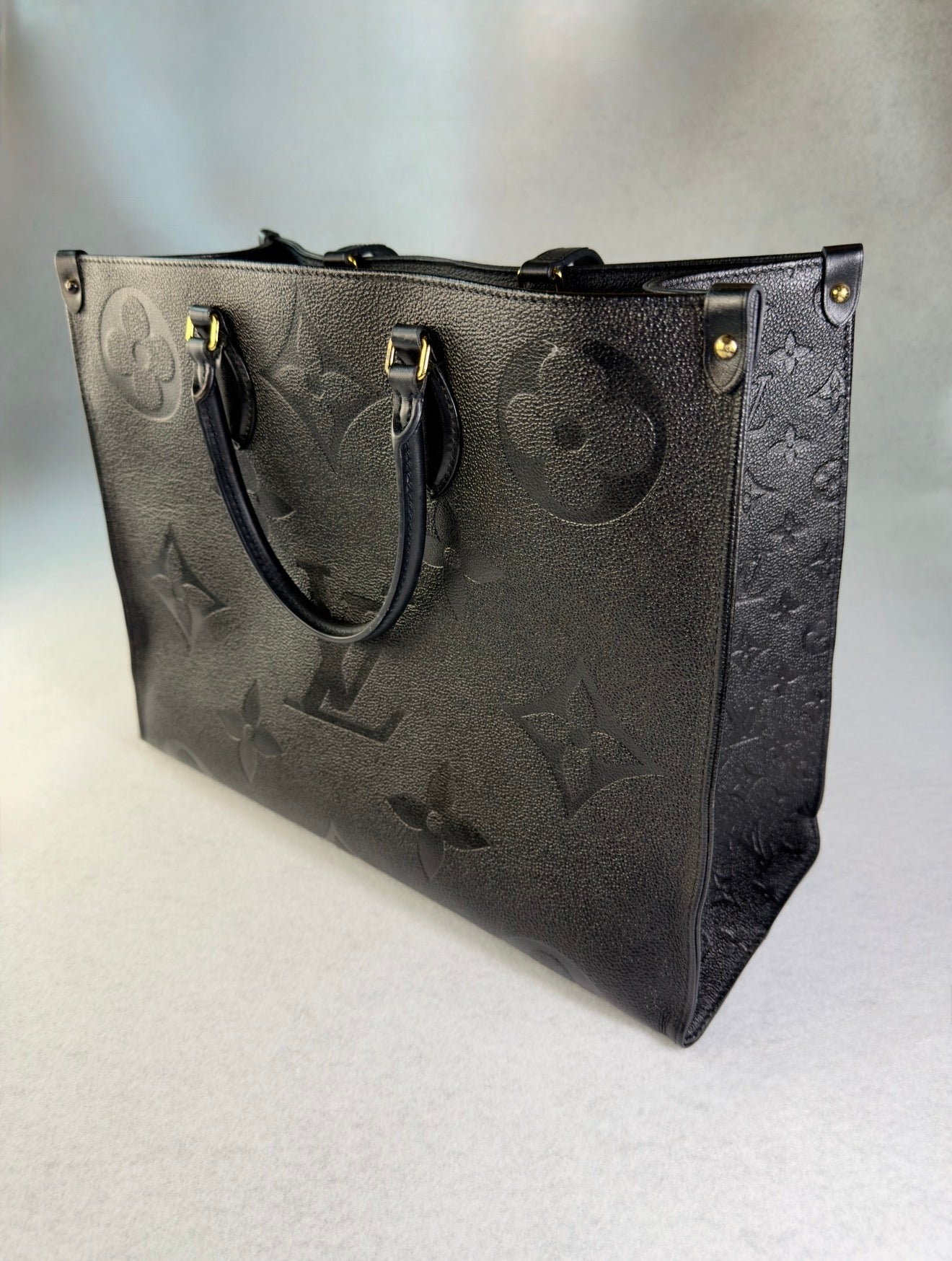 Louis Vuitton OnTheGo GM