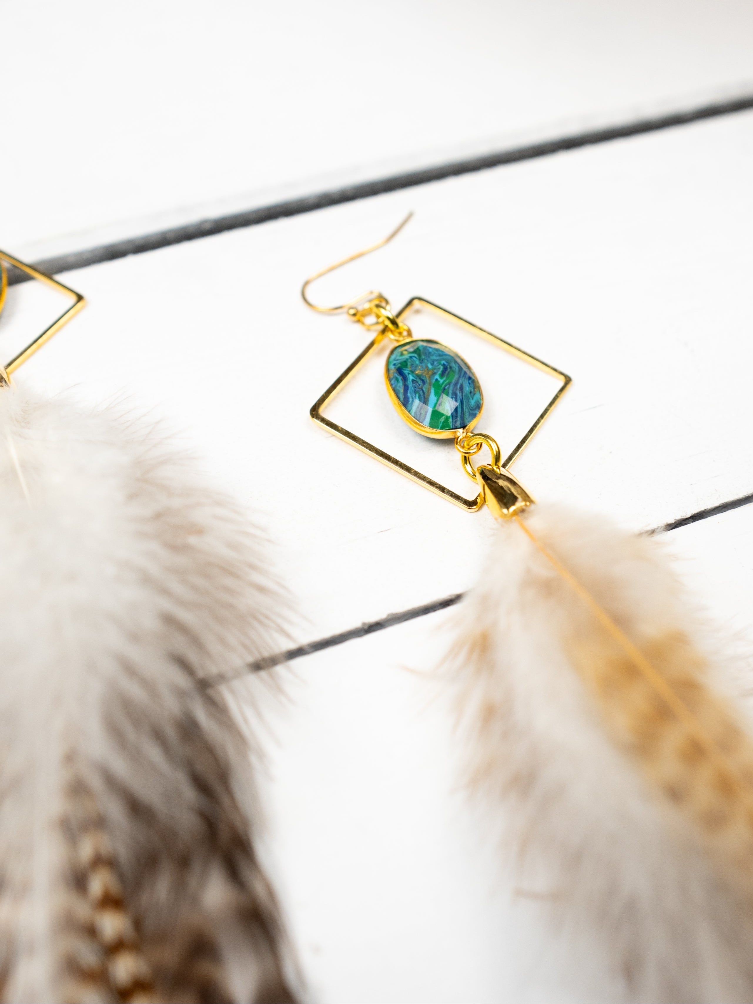 Foxy Fordite Feather Earrings - Shorty